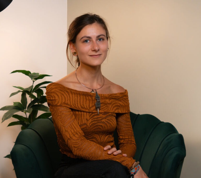 Lazsádi Eszter